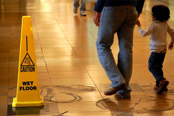 caution sign to avoid slip and fall